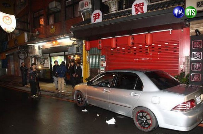 行車糾紛遭槍擊 赴警所求救 | 華視新聞