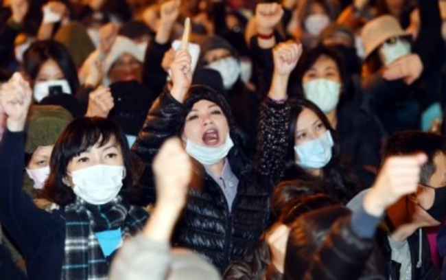 華航：抗議年終縮水 數名空服停飛 | 華視新聞