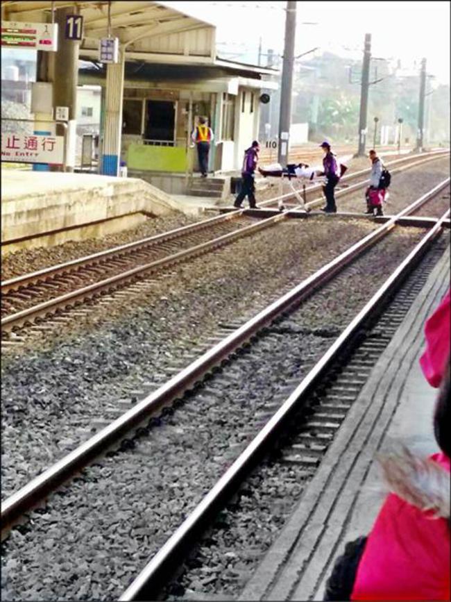【華視最前線】列車長司機吵架 火車半路逐客 | 華視新聞