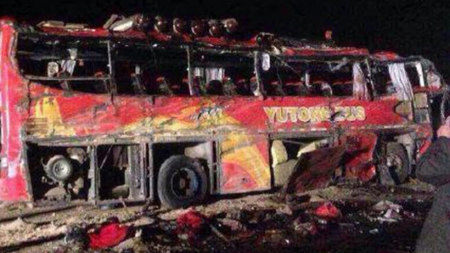 新疆巴士翻車起火 22死38傷 | 華視新聞
