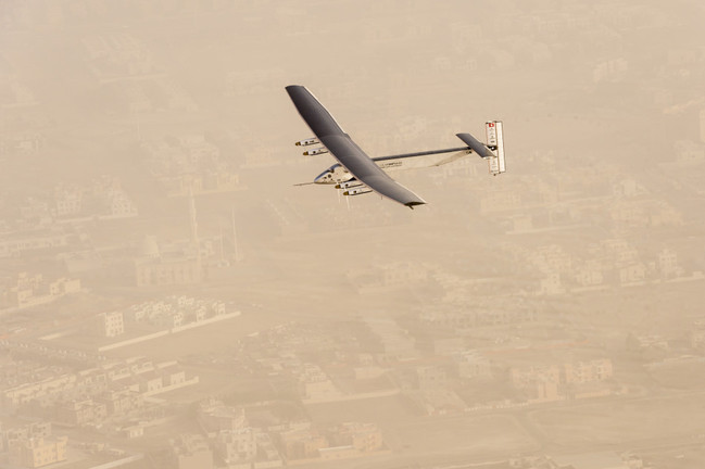 環球飛行 世界最大太陽能飛機起飛 | 華視新聞