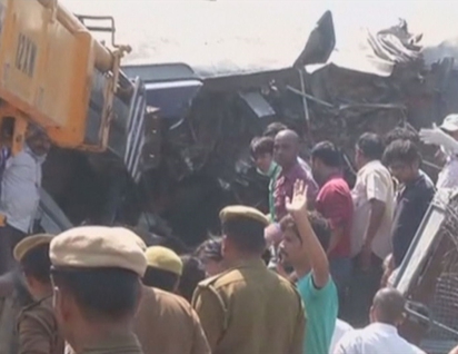 【華視搶先報】印度火車出軌 恐百人死傷 | 