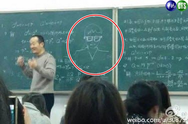 誰敢不來! 老師把翹課學生畫上黑板 | 華視新聞