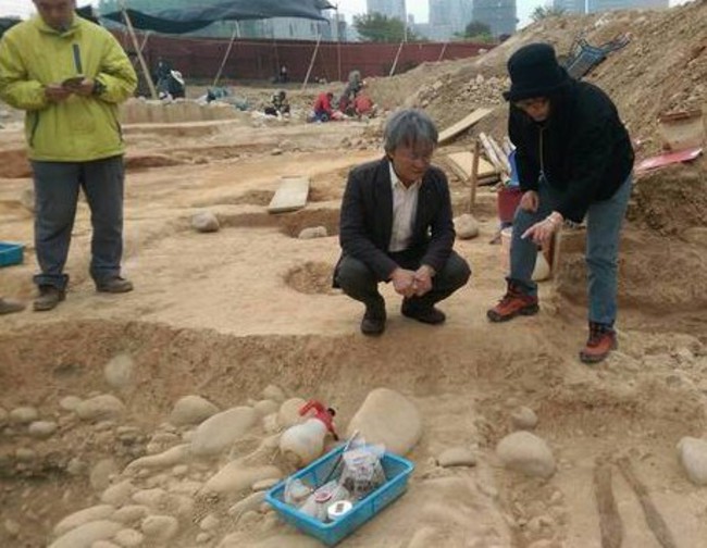 【華視最前線】台中豪宅區挖出46具史前人骨 | 華視新聞