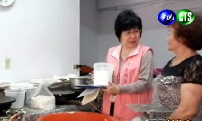 潤餅違法添加「吊白塊」 業者遭起訴 | 華視新聞