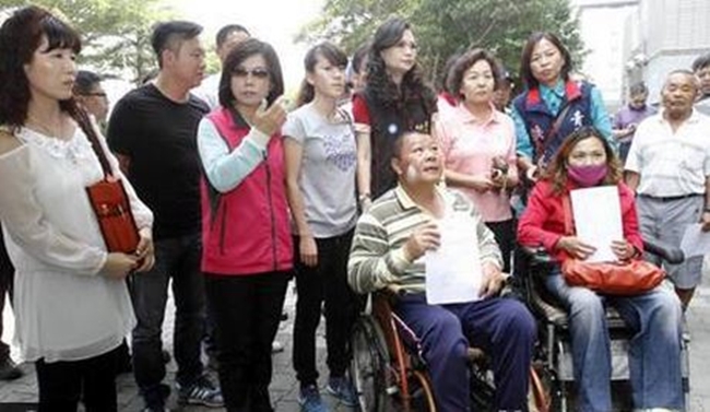 賴神不進議會! 身障團體按鈴控告 | 華視新聞