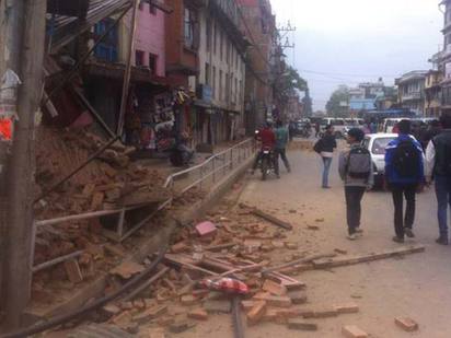 尼泊爾7.9強震 建築物倒塌 | 