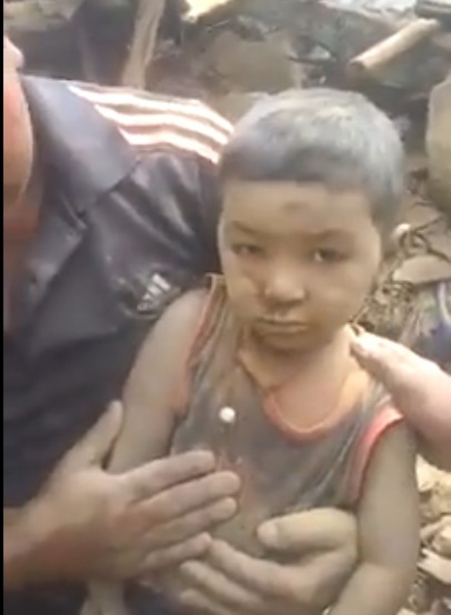 命大尼泊爾男童! 活埋三天獲救 | 華視新聞