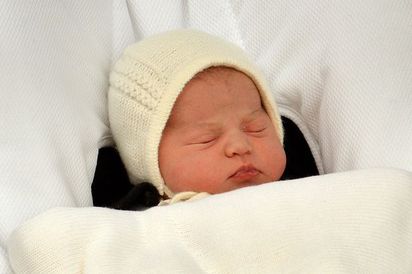 英小公主首度亮相 威廉凱特笑開懷 | 小公主誕生英國舉國歡騰