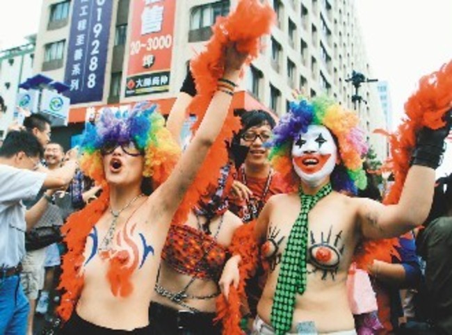 全國首例 高市開放同志伴侶註記 | 華視新聞