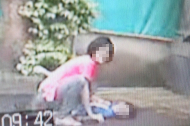 5歲男童疑失足 8樓墜落送醫 | 華視新聞