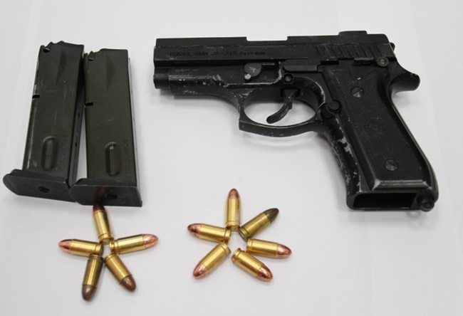 「老師 我們撿到手槍」4童助警逮槍砲犯 | 華視新聞