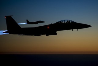 一張白目自拍照 讓美軍轟掉IS總部