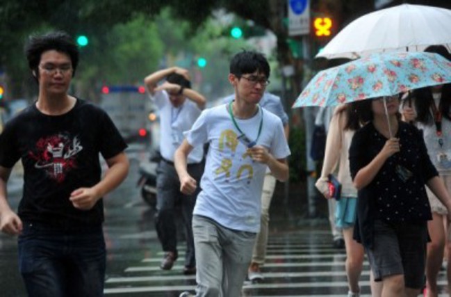 全台高溫上看33度 午後有陣雨 | 華視新聞