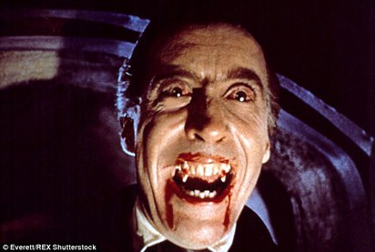 享壽93歲 魔戒「白袍巫師」病逝 | 克里斯多福李曾演出多部的吸血鬼電影