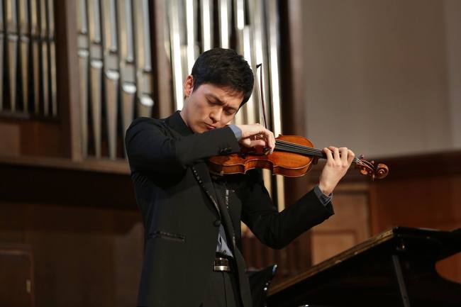 【華視搶先報】國際音樂大賽 台小提琴家曾宇謙奪銀 | 華視新聞
