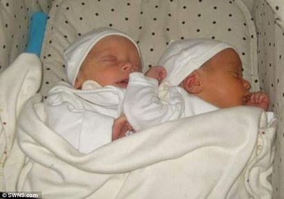 這對兄弟是雙胞胎? 看完讓你驚呆了 | 雙胞胎出生時外貌相似