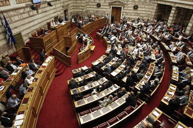 希臘國會通過新版紓困案! | 華視新聞