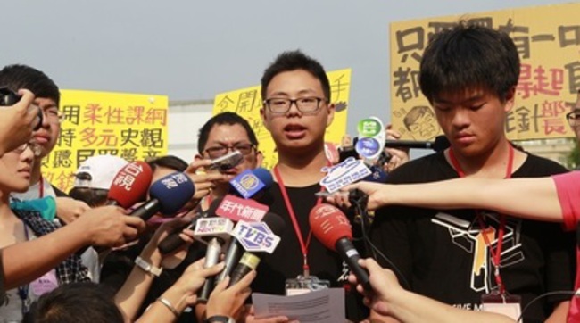 吳思華撤告 學生不領情「列4點」回嗆 | 華視新聞