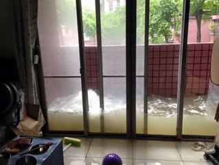 地表最強颱風蘇迪勒的豪雨 它檔的住..