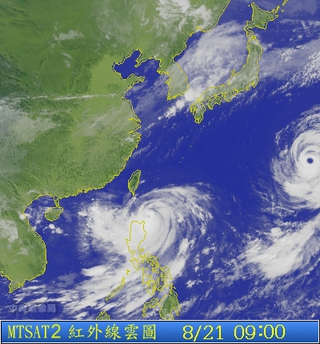 天鵝減弱成中颱 北、東部嚴防豪雨