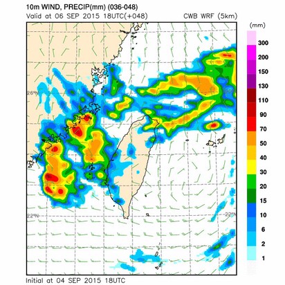 一陣秋雨一陣涼 | 圖: 氣象局數值模擬資料(WRF)顯示，鋒面抵達台灣的時間大約在週日半夜至下週一(7日)凌晨，先給北部、東北部帶來降雨, 台灣海峽在鋒面之前也有一些對流降雨。數值模擬雖存在誤差,但對於鋒面系統的預報,相對於中尺度對流系統的預報,誤差是比較小的。
