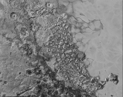 你從沒看過! 高畫質冥王星影像曝光 | 新視野號探測器拍到「史普尼克冰原」