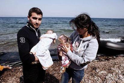 最小難民! 8月大雙胞胎順利逃抵希臘 | 一家四口順利逃抵希臘