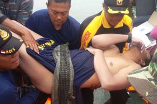 印尼直升機失事! 男子全裸墜火山湖獲救