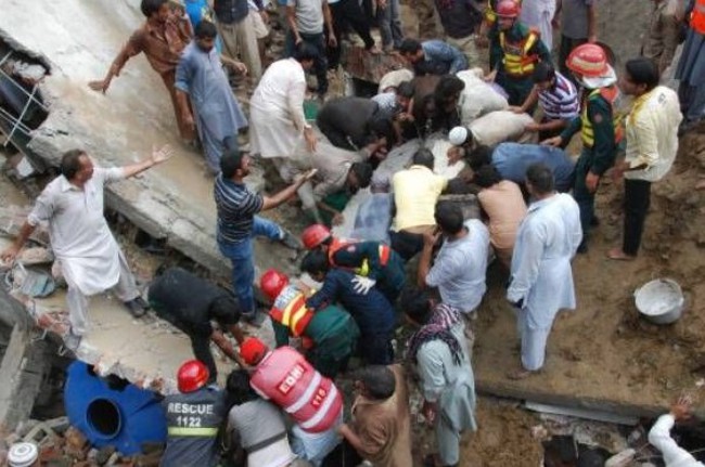 巴基斯坦4樓工廠倒塌! 10死70傷 | 華視新聞