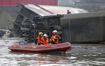 【華視搶先報】法高鐵試車出軌墜河10人死亡.32人受傷 | 搜救人員沿河岸搶救