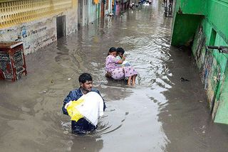 印度暴雨釀災 近270死300萬人沒水沒電