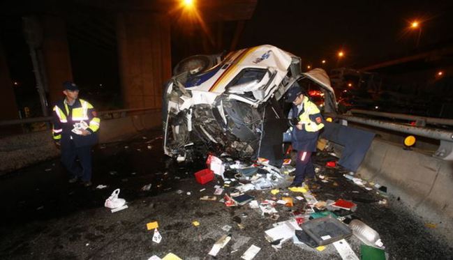 國道砂石車駕駛追撞亡 對向疑看熱鬧連撞4傷 | 華視新聞
