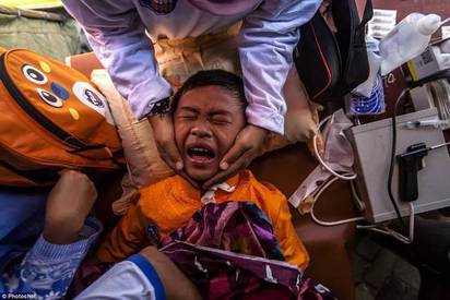 【新奇】印尼男孩集體割禮 流血哭喊再大笑 | 