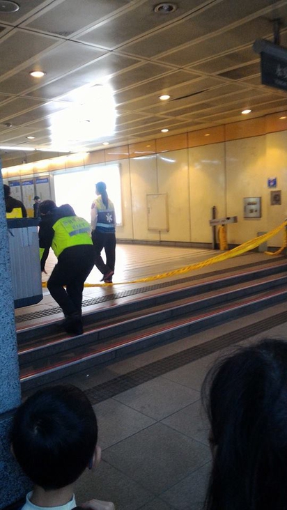 最新! 捷運永安市場站 男子持刀攻擊乘客 | 