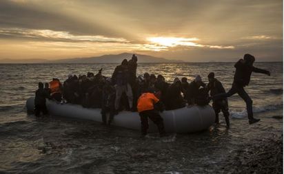 【華視最前線】希臘廣迎難民 人權組織連署爭取提名諾貝爾和平獎 | 平均每天大約有9千新難民從希臘登陸.