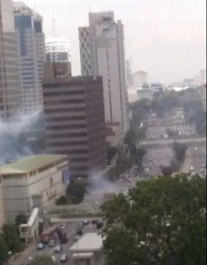 【印尼爆炸案】雅加達市中心6連爆 警槍戰至少3死 | 