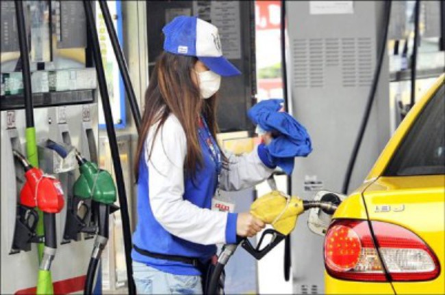油價調降縮水 汽油降0.1元、柴油0.4元 | 華視新聞