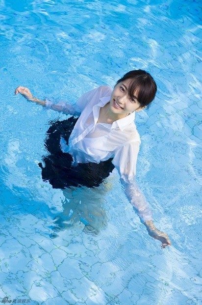 日本第一可愛女高中生 武田玲奈海灘脫衣 | 
