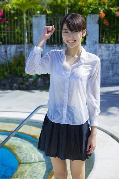 日本第一可愛女高中生 武田玲奈海灘脫衣 | 