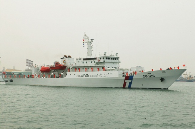 15億台南艦無法停直升機 海巡高官遭約談 | 華視新聞