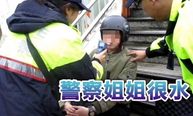 酒駕遭逮 男子竟裝萌喊"水水警察姐姐" | 華視新聞