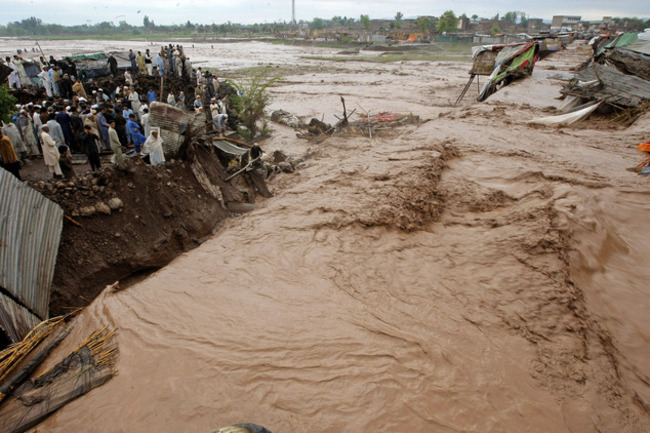 巴基斯坦豪雨引發山崩  至少53死60傷 | 華視新聞