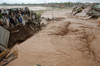巴基斯坦豪雨引發山崩  至少53死60傷