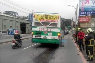 【午間搶先報】公車擦撞機車 騎士遭當場輾斃