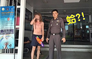 泰國露乳頭就犯法 遊客半裸打水仗竟被捕