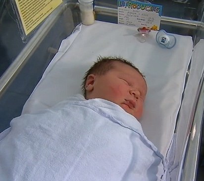 驚人! 澳洲媽生5.9公斤巨嬰 醫師:15年首見 | 巨嬰重達近6公斤