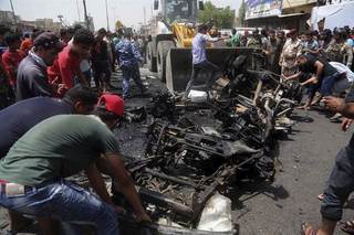 巴格達市場汽車炸彈攻擊 至少64死87傷