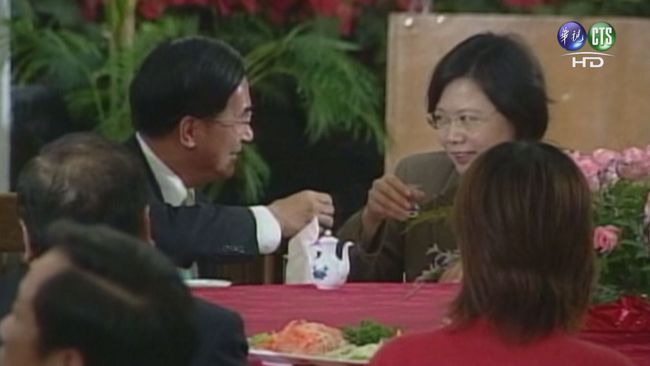 【敏感話題】阿扁夫婦獲邀國宴 引政治效應 | 華視新聞