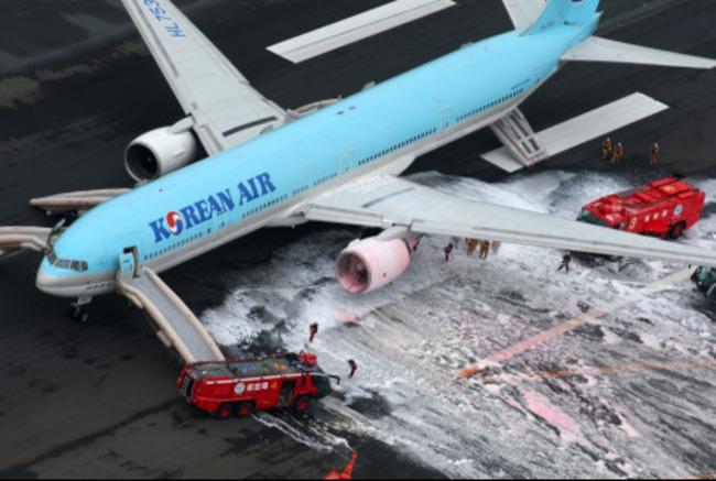 韓航客機羽田機場起火! 318人緊急撤離 | 華視新聞